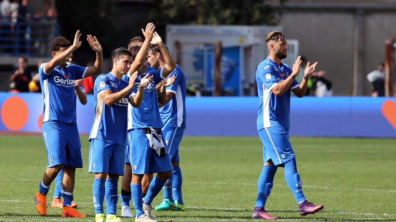 Gli azzurri alla fine della partita (foto agenzia Carlo Sestini)
