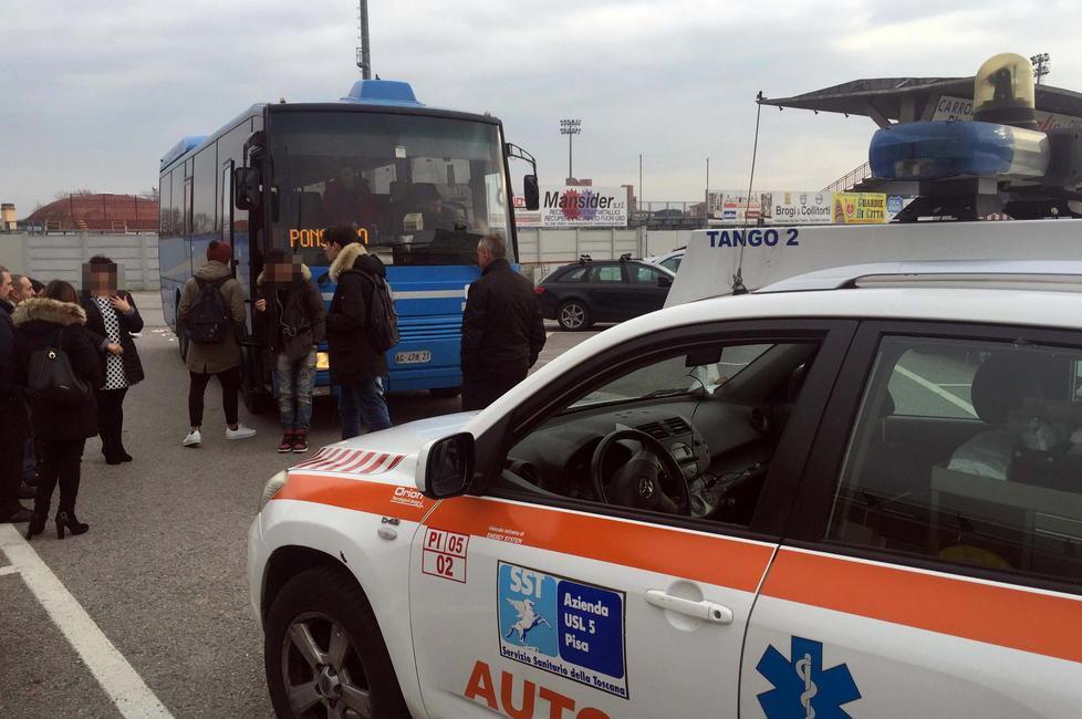 L'appello: "Non rischiate per un posto a sedere" 