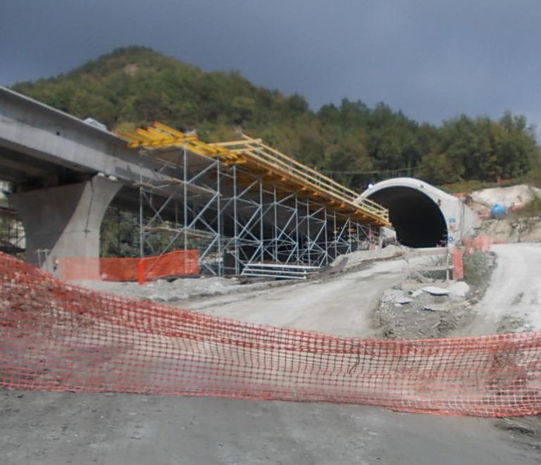Non è stato un malore: sigilli al cantiere sulla statale 63 