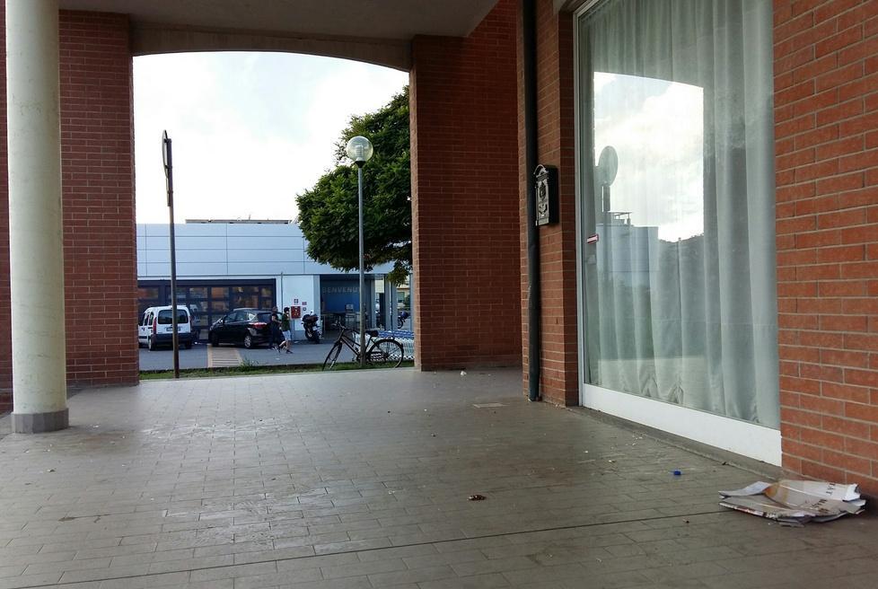 Torna l’allarme ancora bivacchi in piazza Iori