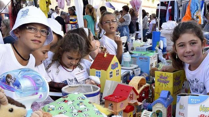Mercatino in piazza Una grande festa dopo le polemiche