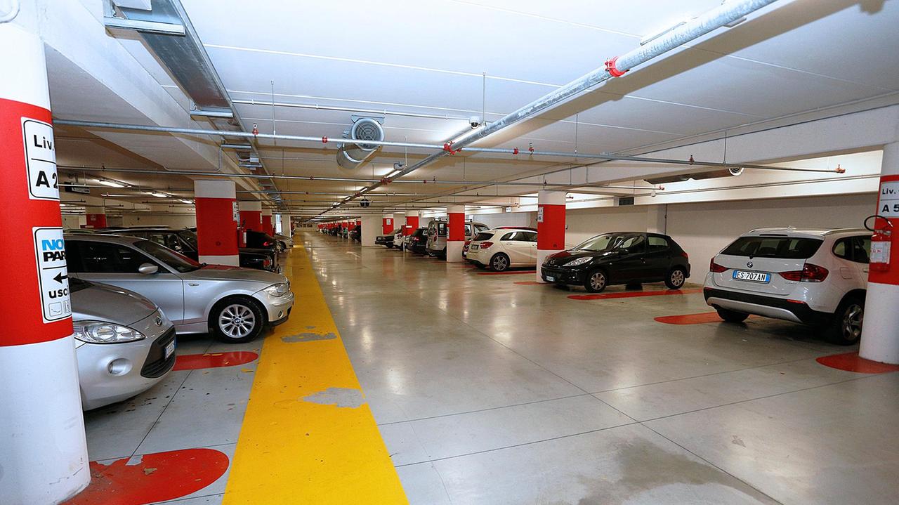 Parcheggio Novi Park: "rosso" da 700 mila euro, Modena costretta ad allungare la concessione al 2052