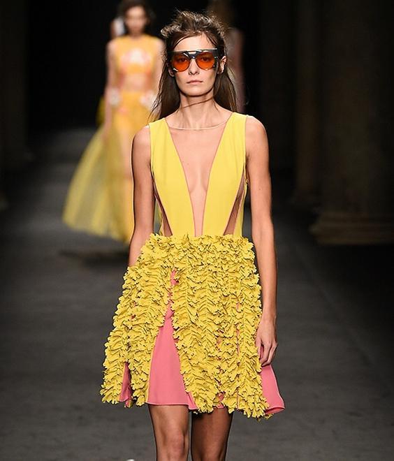 Moda e ripresa a braccetto con una grande varietà di stili 