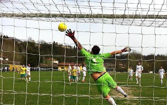Stoico Sacro Cuore: vince in 7 uomini suo il derby di Barga con il Filecchio