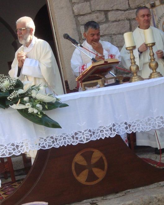 Messa di commiato per don Piero Scano, ora andrà a Nuchis