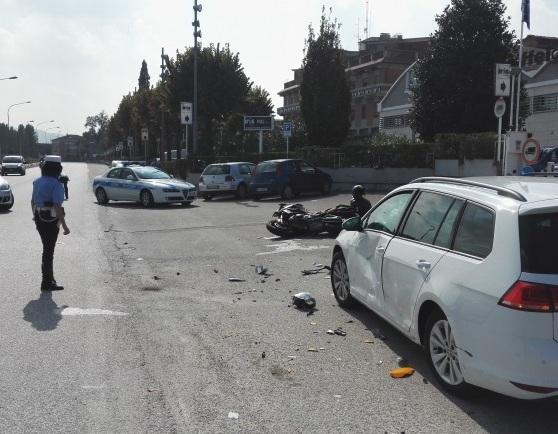 Si schianta con la moto: 26enne muore in ospedale 