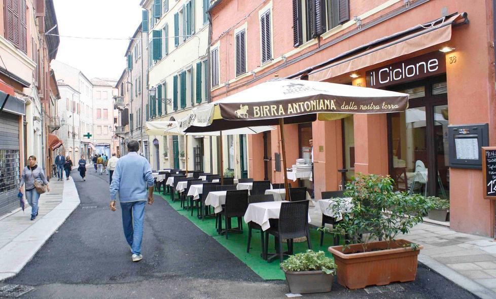 Finalmente asfalto in Via Saraceno 