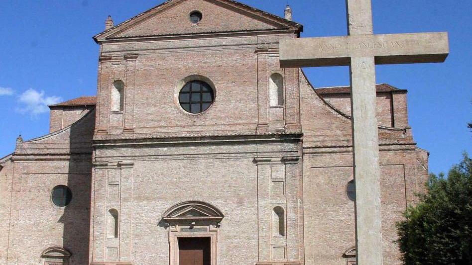 Processione, stop alle auto
