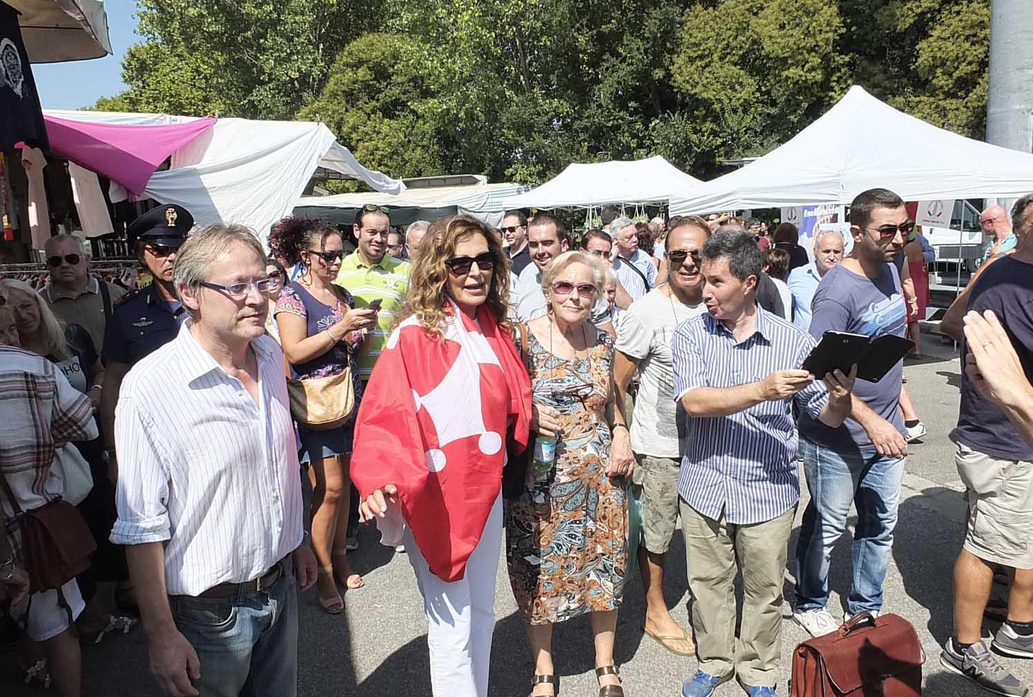 Il consigliere provinciale Gianluca Gambini (Fi)  con l'onorevole Daniela Santanchè