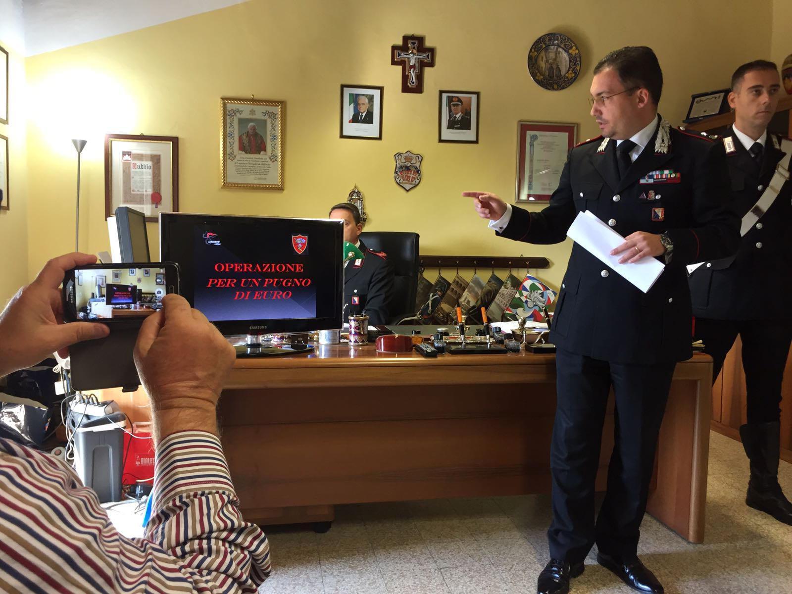 La conferenza stampa dei carabinieri