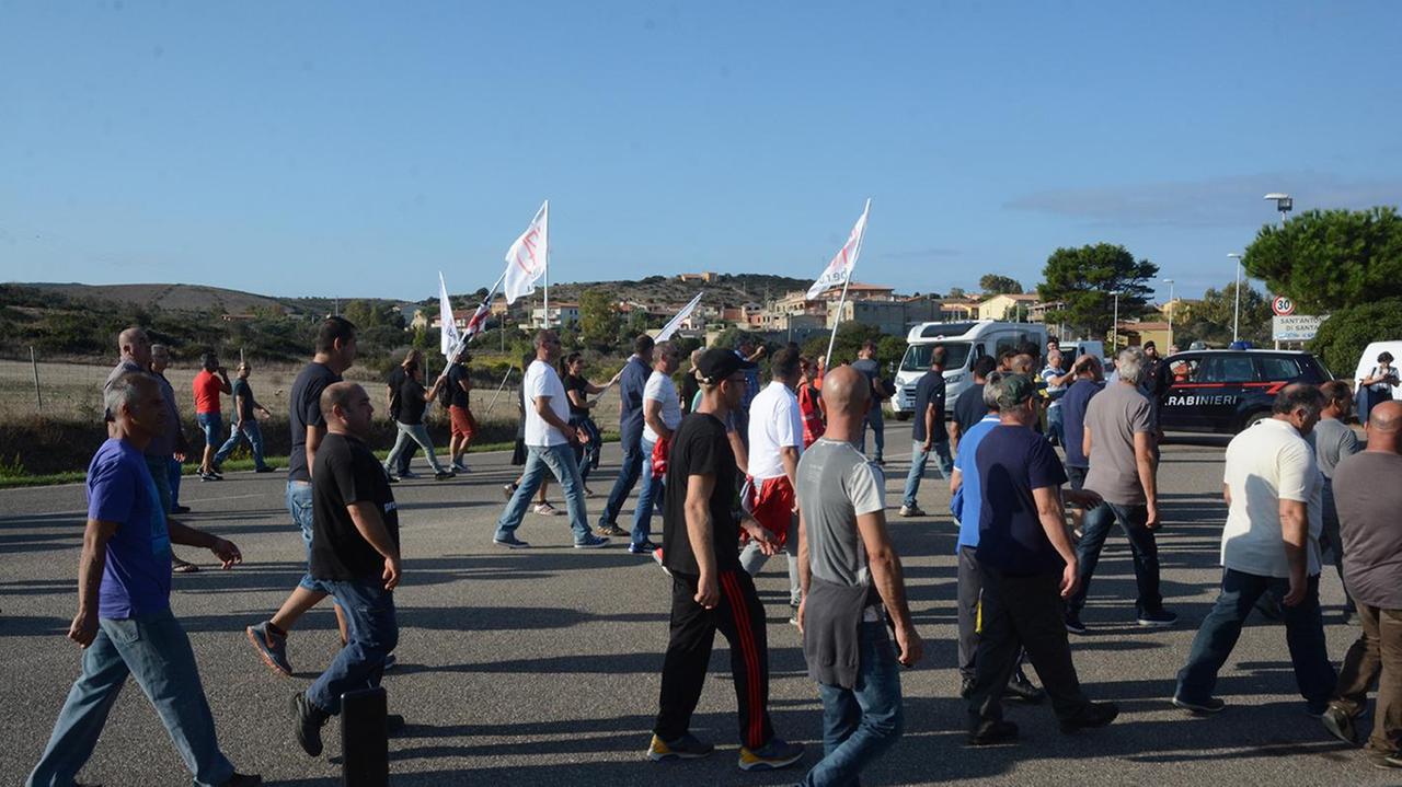 Esercitazioni militari a Capo Frasca, secondo giorno di protesta dei pescatori