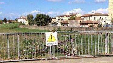 La ringhiera danneggiata a Castelfiorentino