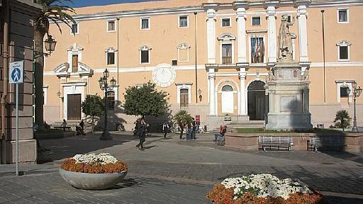 La sede del Comune in piazza Eleonora