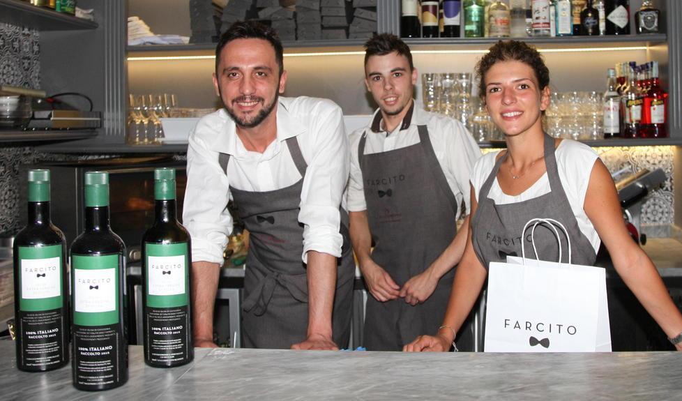 Lo staff del nuovo locale di Forte
