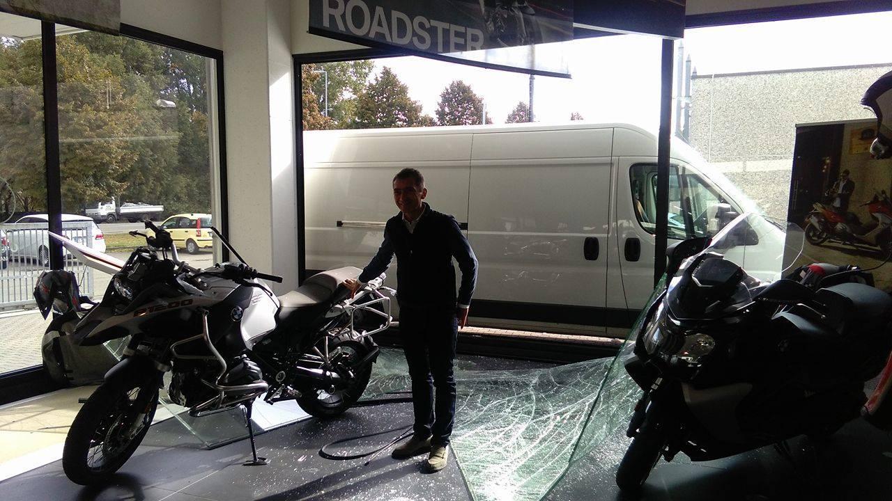 Correggio, i ladri assaltano la concessionaria Onorio Moto
