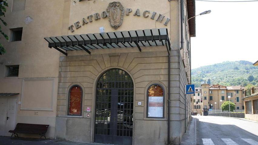 Riapre il teatro Pacini: il via col pianista Canino
