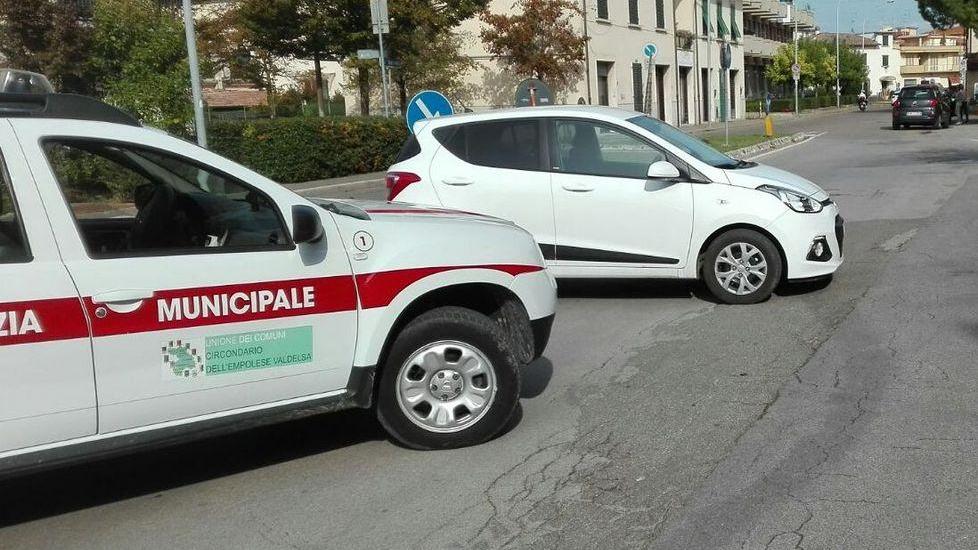 Auto senza freno piomba in strada a Castelfiorentino