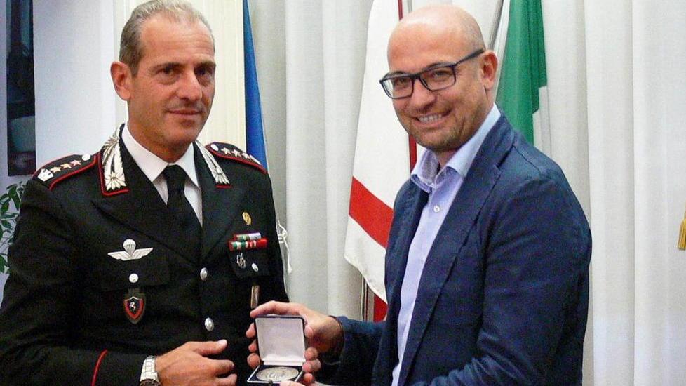 Il saluto della città e del sindaco al colonnello Brancadoro