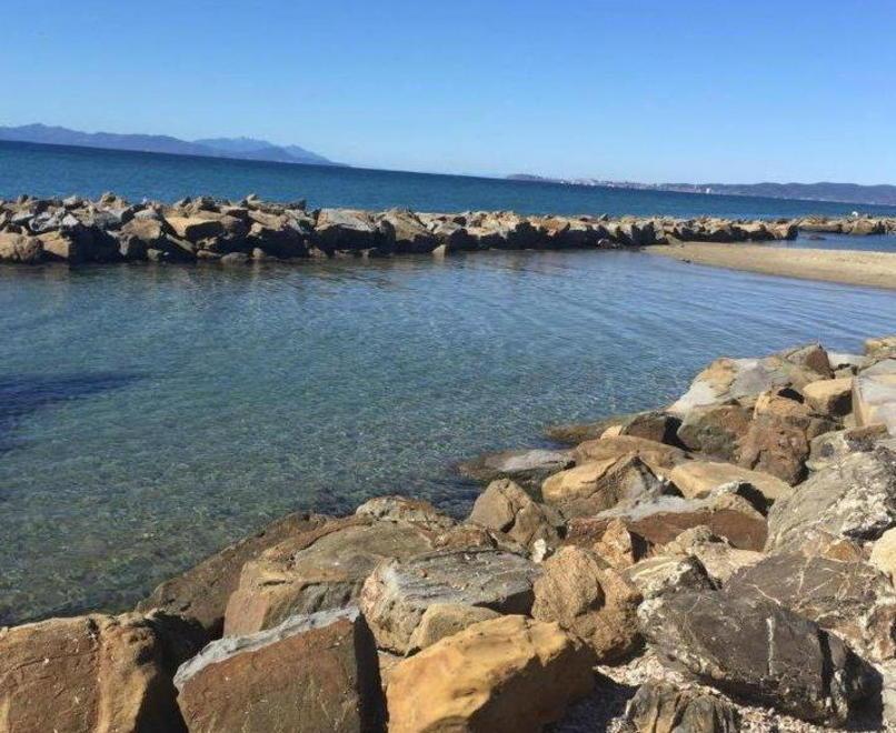 Famiglie in spiaggia, rinviati i lavori 