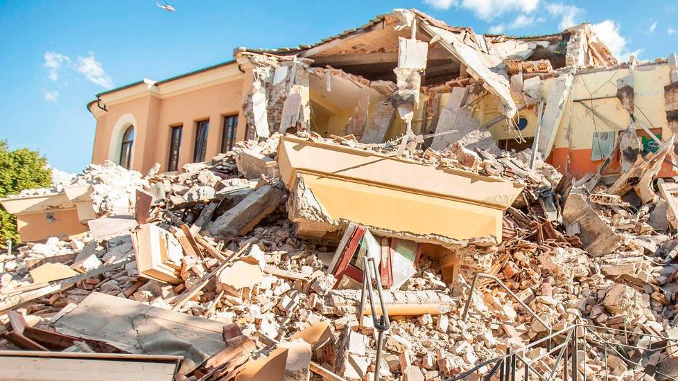 Il regalo della città a due sorelle