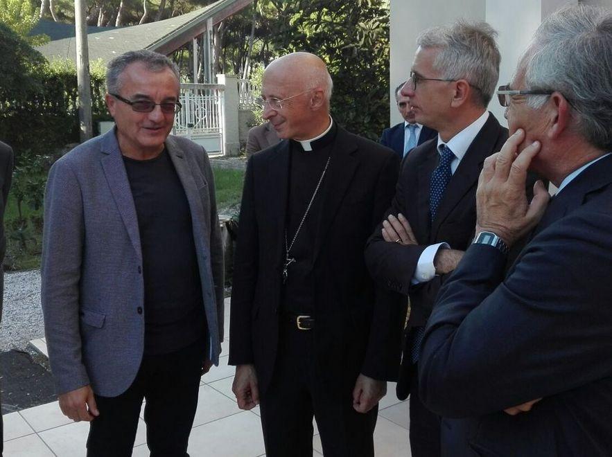 Folla in Duomo per il cardinal Bagnasco 