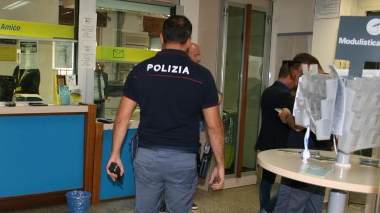 Il colpo alle Poste di Bolotana: si cerca l’Alfa 147 usata dai banditi