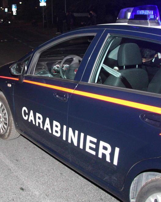Sorpresi a spacciare vicino al viale Apua
