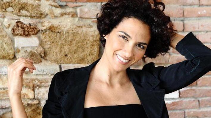 Eclettica Serena, dal ciak alla poesia