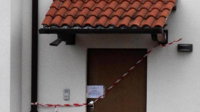 Aggredita per la sua fede nuziale e per soli 150 euro