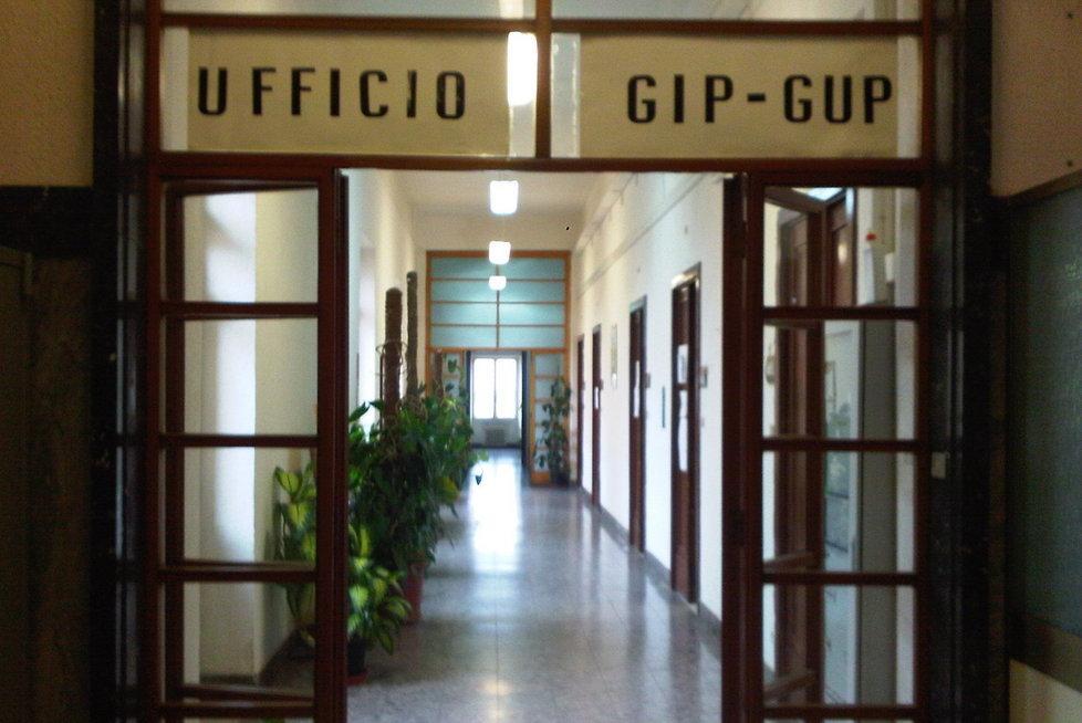 In 7 davanti al gup, tra loro l’ex presidente Promocamera