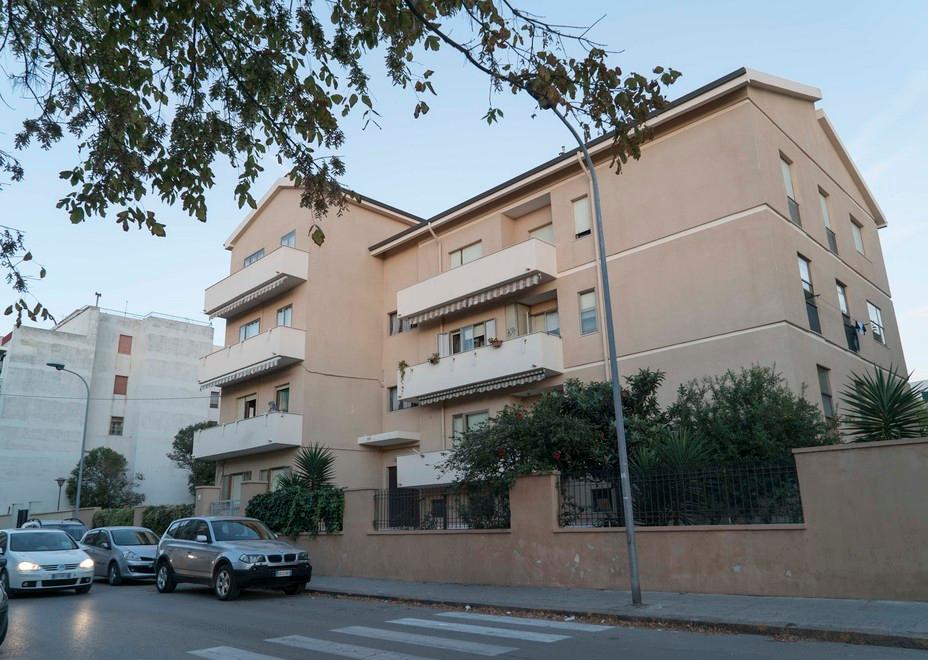 Trova la casa occupata, i vicini di casa: «L’alloggio era disabitato da anni» 