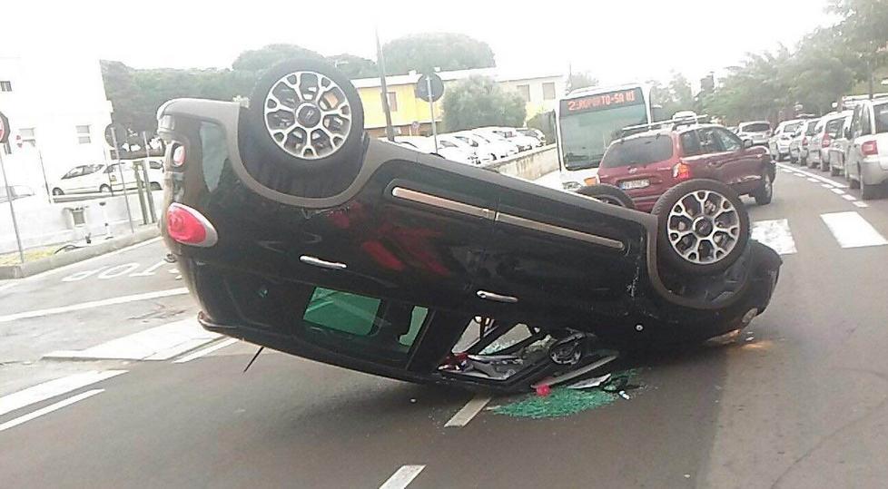 Spettacolare incidente senza conseguenze
