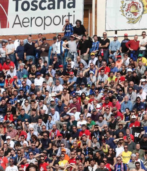 Duro comunicato dei tifosi locali «Nessuno entri allo stadio»