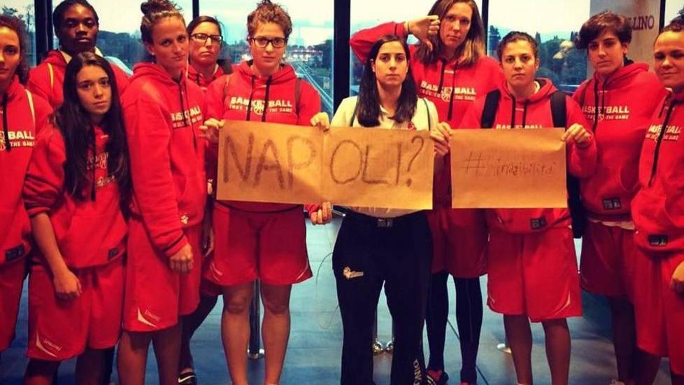 Gesam, salta il match a Napoli: giocatrici infuriate