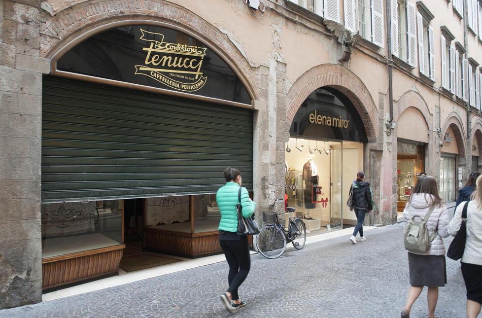 Per i negozi storici un declino senza fine 