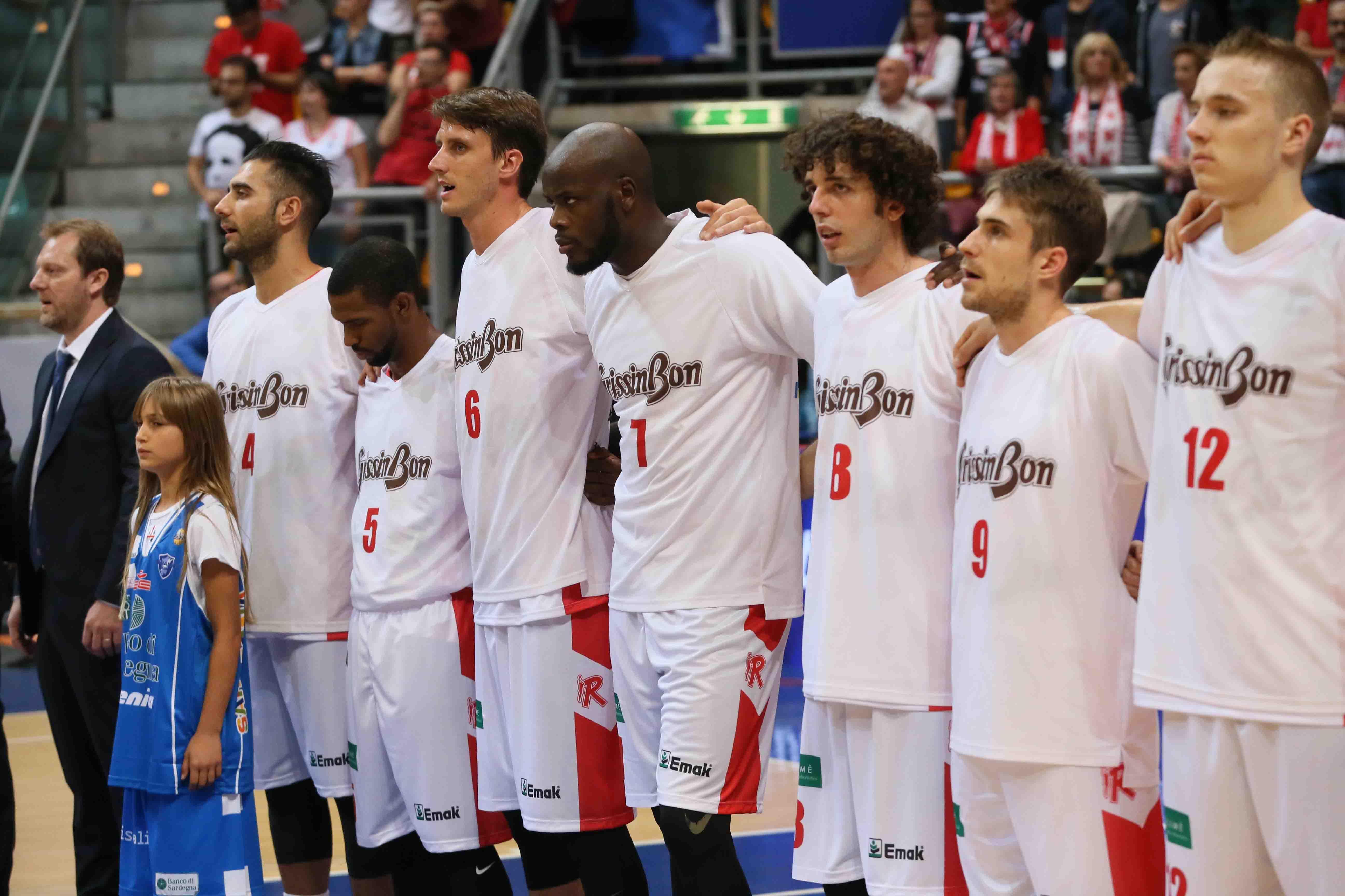La Grissin Bon batte in volata la Dinamo Sassari