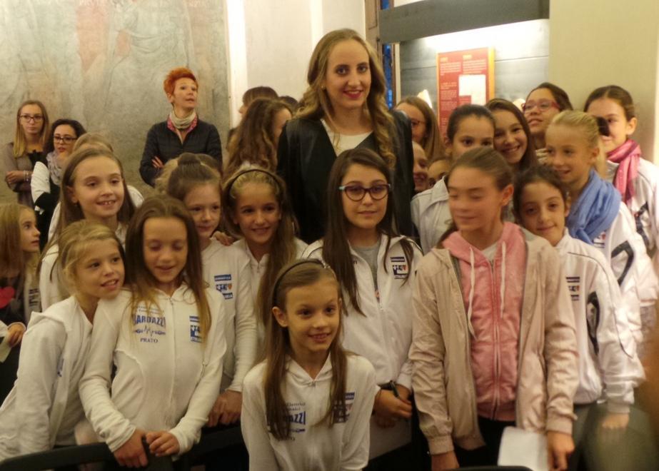 Marta Pagnini festeggiata dalle atlete dell’Etruria