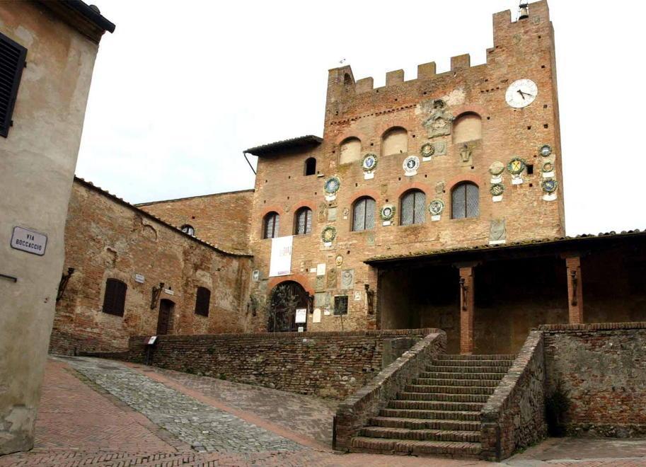 Spiragli su palazzo Pretorio 