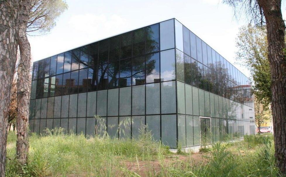 L’ex scuola resta vuota finanziamenti a rischio 