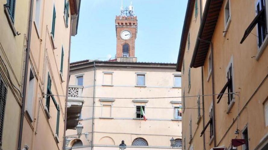 Si licenzia dalla Spagna il geometra del Comune