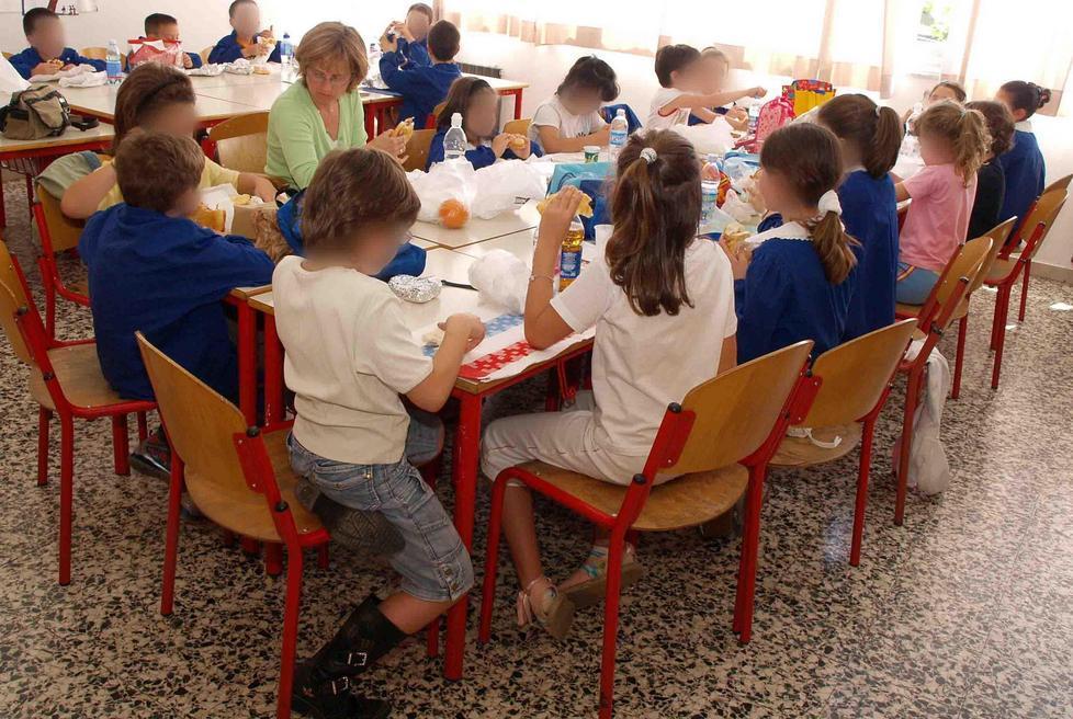 Mense scolastiche sì di Mallegni all’acqua in bottiglia