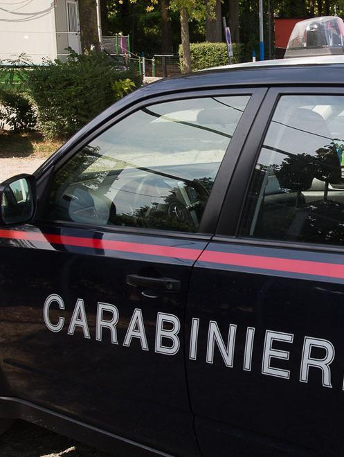 Litigio stradale con calci all’auto 