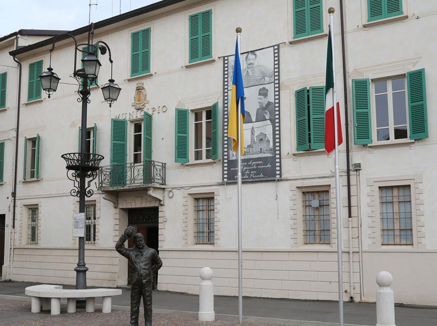 La politica si schiera contro il “graffitaro” 