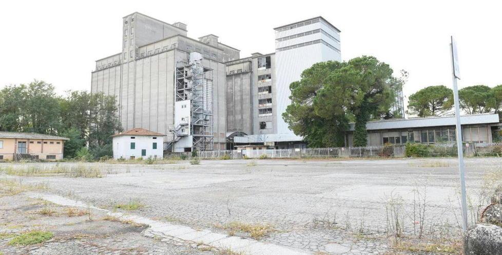 Hotel, bar e cinema al posto del Molino 
