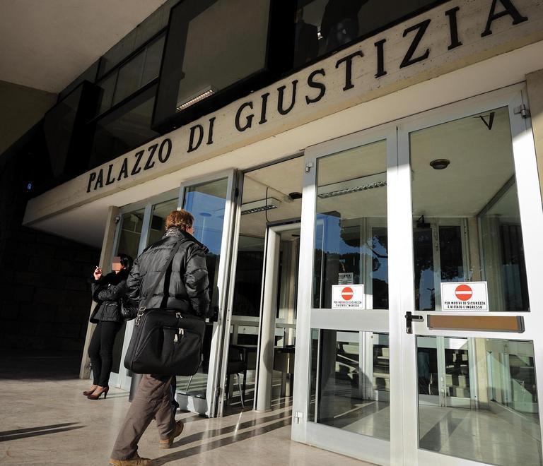 Scippo della collanina, due condanne pesanti 