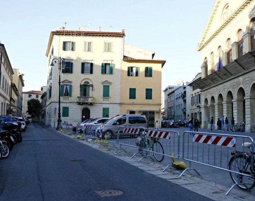 Mercoledì il colpo a Fabbricotti, il giorno seguente studentessa derubata all’Attias 
