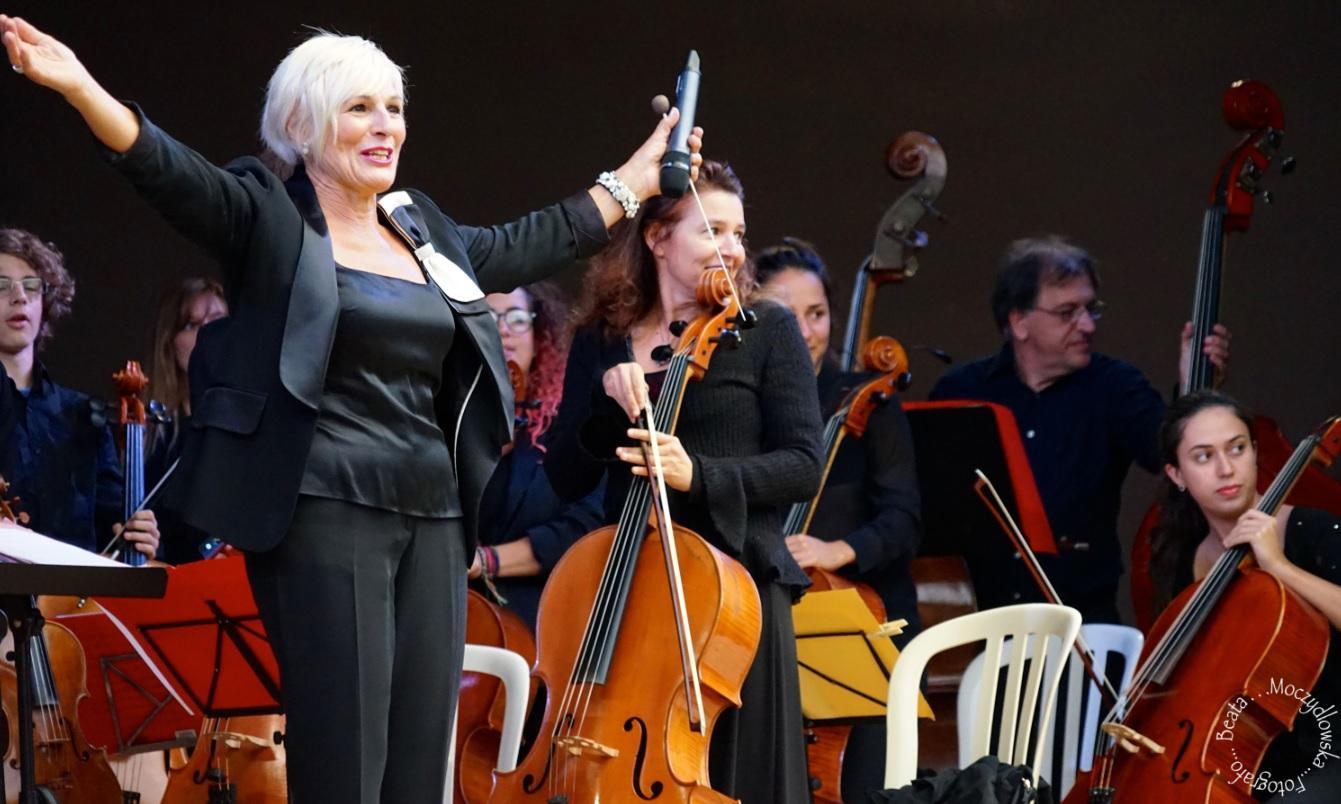 L'Ensemble Bacchelli diretto da Rita Bacchelli a Harborea (foto Beata Moczydlowska)