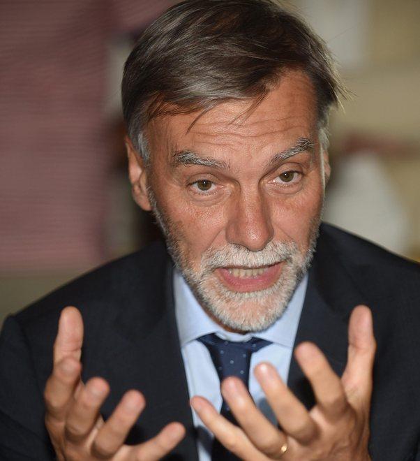 Delrio parte stasera da Reggio per aprire la campagna del sì