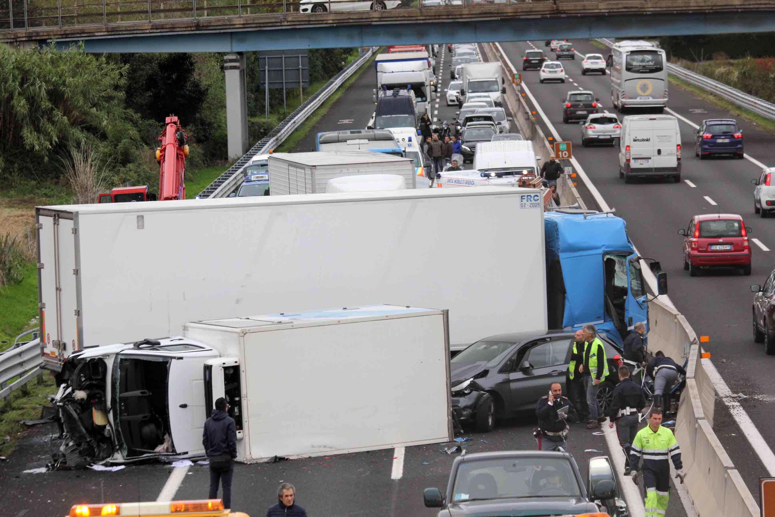 Grave incidente sulla Firenze-Mare, riaperta la circolazione - Foto 