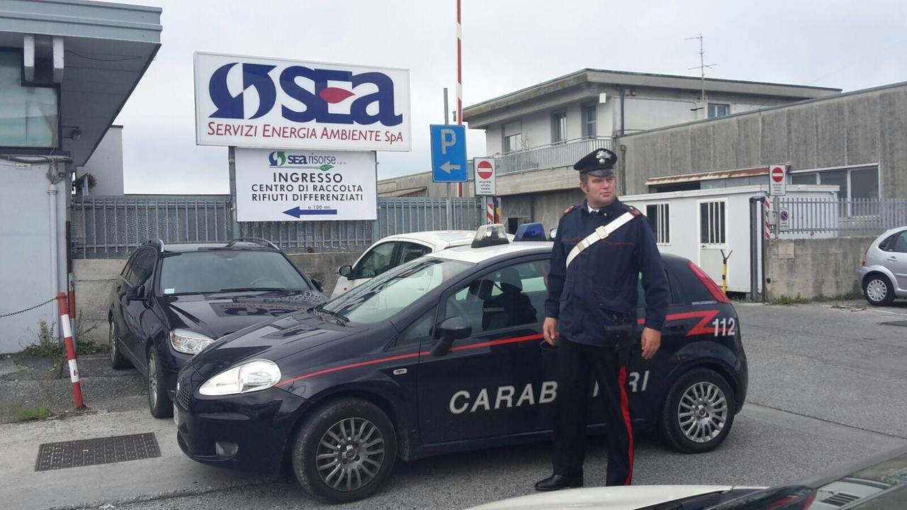Rubano elettrodomestici dalla discarica, arrestati